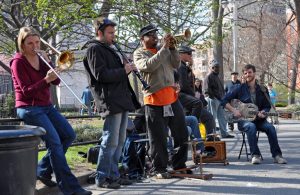 Banda tocando el festival de Greenwich Village Jazz